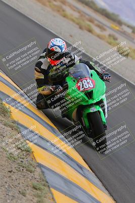 media/Sep-10-2022-SoCal Trackdays (Sat) [[a5bf35bb4a]]/Turn 14 Inside (1245pm)/